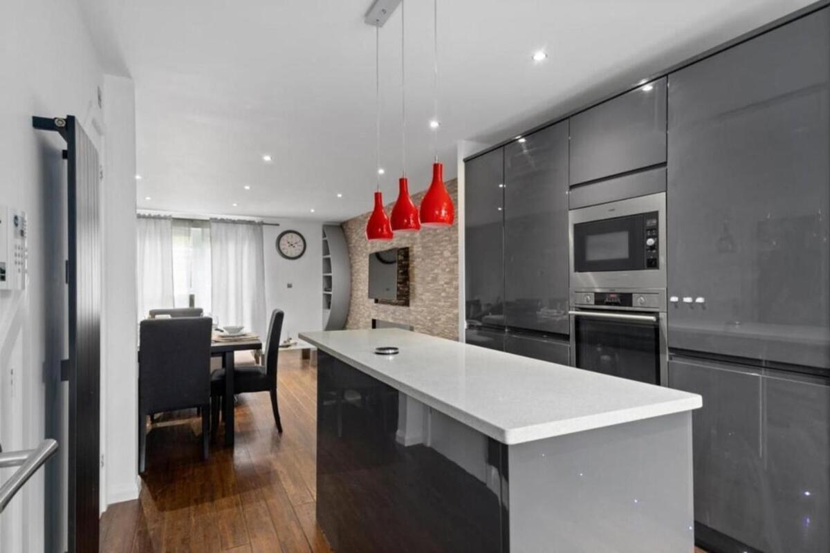 Superb Stonewall Terrace London Phòng bức ảnh
